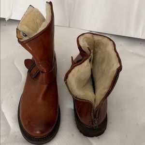 Furry  Frye boot
